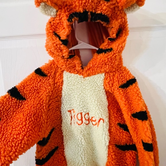Disney Store Tigger Halloween Costume..Adorable! Size 4/6! Cute and Comfy! - Picture 11 of 15